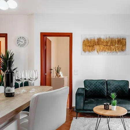With Parking Space - 24513 Apartman