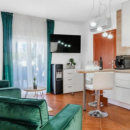 With Parking Space - 24513 Apartman Vir