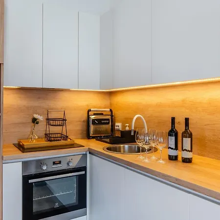 With Parking Space - 24513 Apartman *