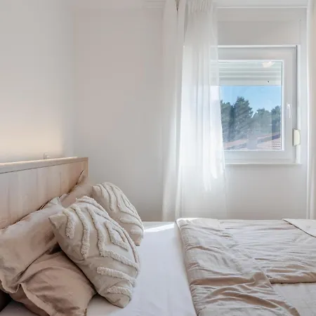 Apartman With Parking Space - 24513