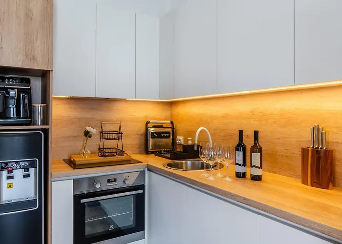 With Parking Space - 24513 Apartman *